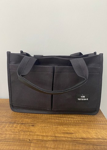Siyah Fermuarlı Minimalist Kadın Çantası