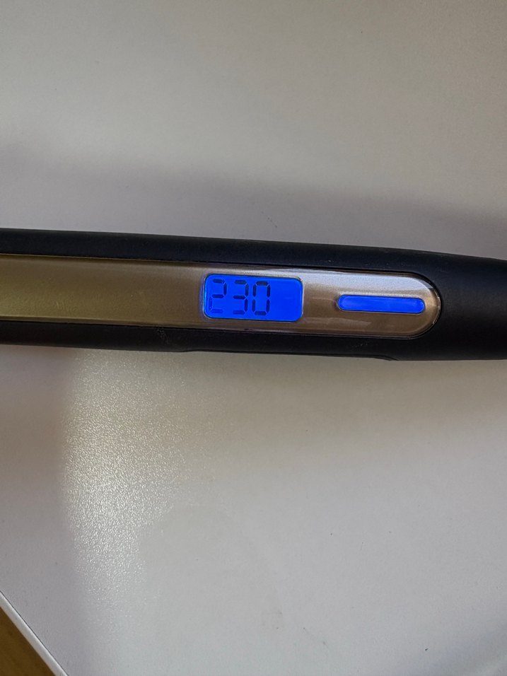 Bej ve koyu renk Remington saç düzleştirici - Görsel 3