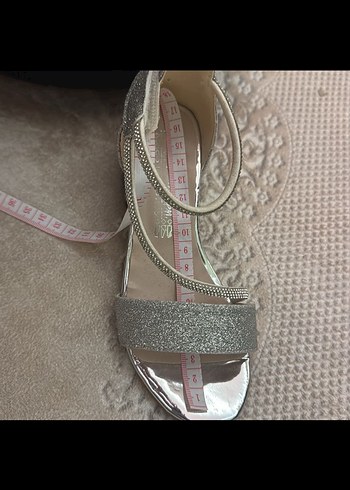 kiz cocuk gumus  topuklu ayakkabi - Görsel 2