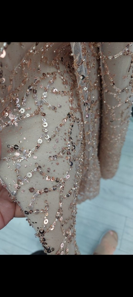 Altın rengi Gold Pullu Boncuklu Uzun Kollu Abiye Elbise - Görsel 3