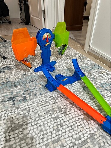 Hot Wheels Hot Wheels Denge Sıçrayışı Yarış Seti Tek ve 2 Kişiyle Oynanabil