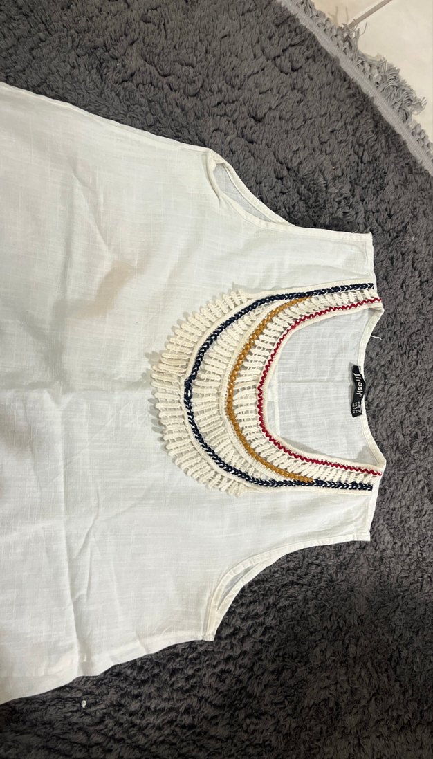 Nakışlı ve Boncuk Detaylı Bohem Kolsuz Bluz - Görsel 4