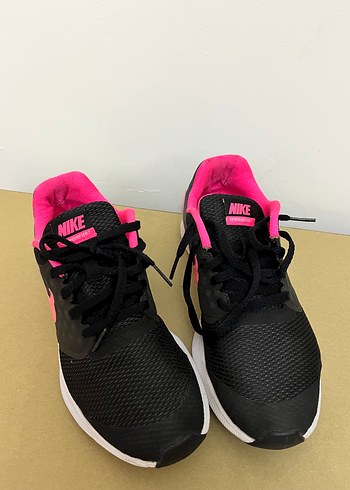 38,5 Beden Nike Kadın Spor Ayakkabı Siyah-Pembe