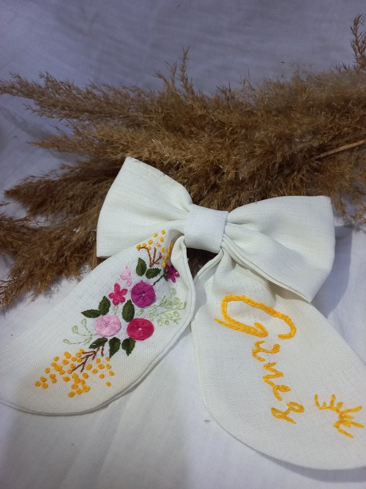 Nakışlı Beyaz Fiyonklu Çocuk Saç Aksesuarı - Görsel 3