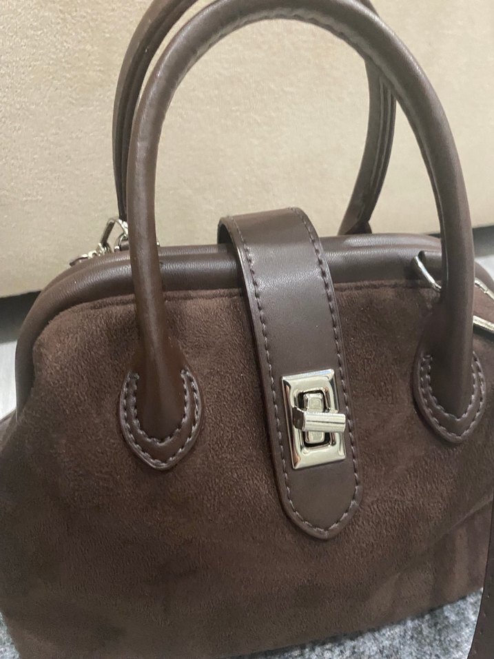 Kahverengi Süet Tokalı Kadın Çanta - Görsel 2