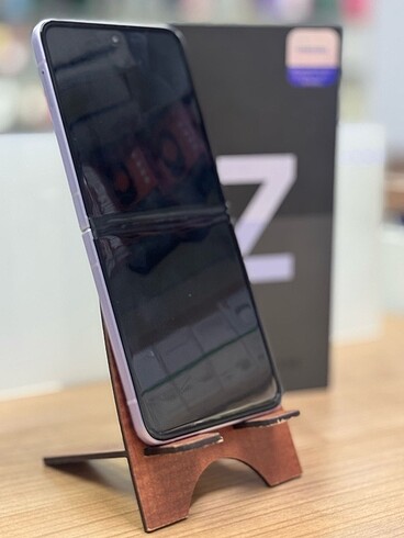 Samsung Galaxy Z flip3 5G