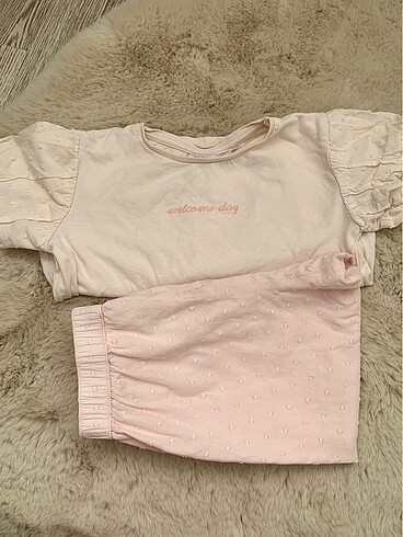 Zara Tişört H&M pantolon