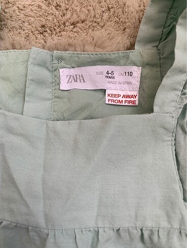 4 Yaş Beden Zara Nakışlı Elbise