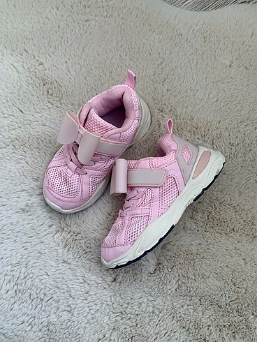 25 Beden Zara Fiyonklu Spor Ayakkabı