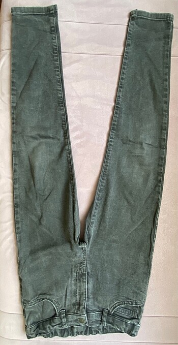 LC Waikiki 10-11 Yaş pantolon çok temiz. 2 adet aynı pantolon