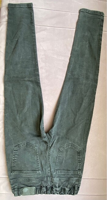 LC Waikiki 10-11 ve 11-12 İki Pantolon çok temiz