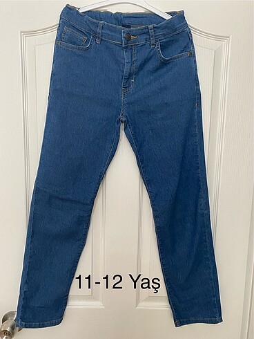 11-12 Yaş Kot pantolon çok iyi durumda