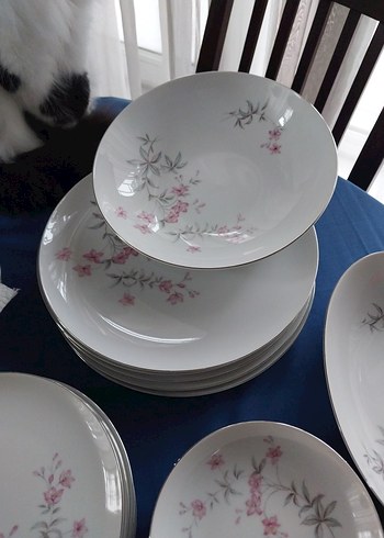 Beyaz Çiçek Desenli Yemek Takımı - Görsel 2