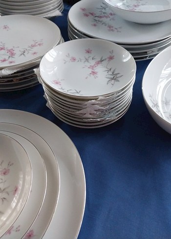 Beyaz Çiçek Desenli Yemek Takımı - Görsel 4