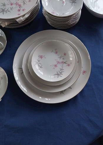 Beyaz Çiçek Desenli Yemek Takımı - Görsel 5