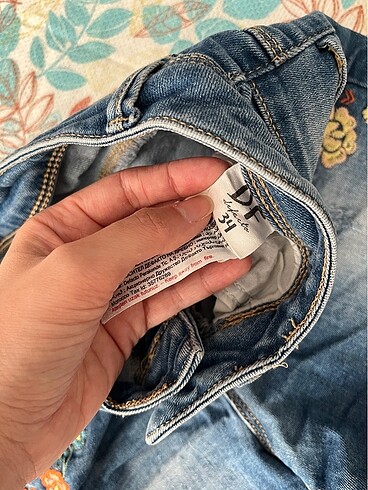 34 Beden mavi Renk Şort jean