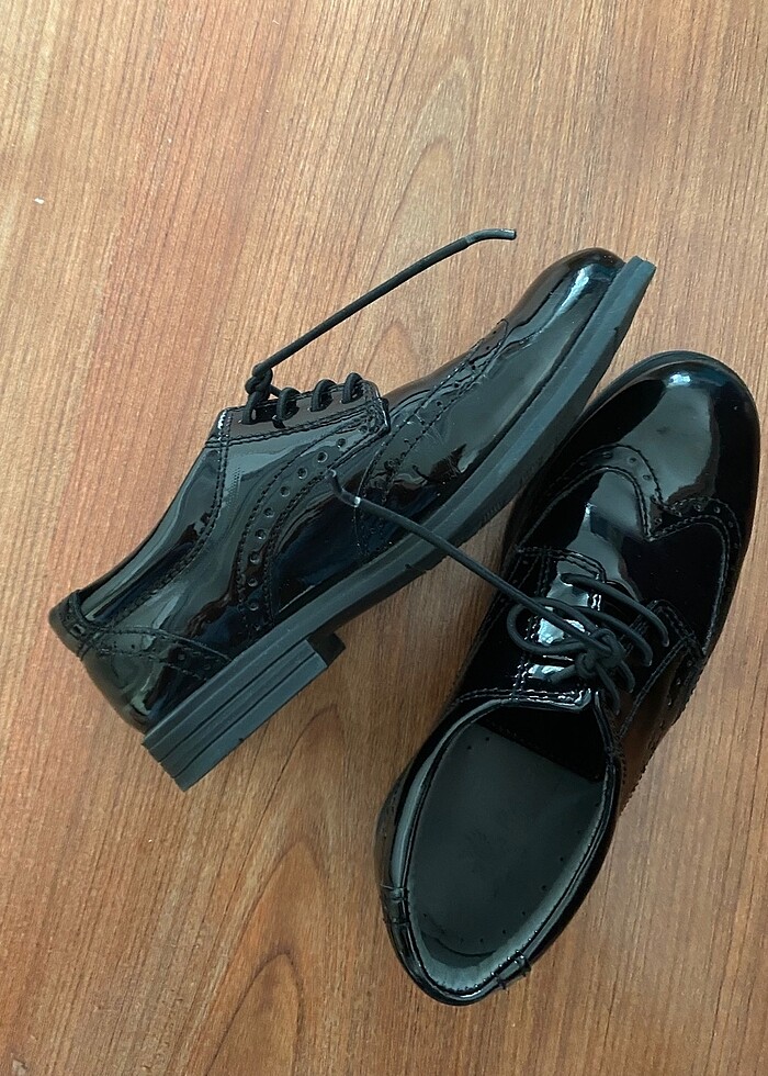 ERKEK ÇOCUK PARLAK AYAKKABI - Görsel 2