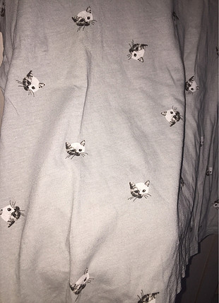 Kedi figürlü tişört