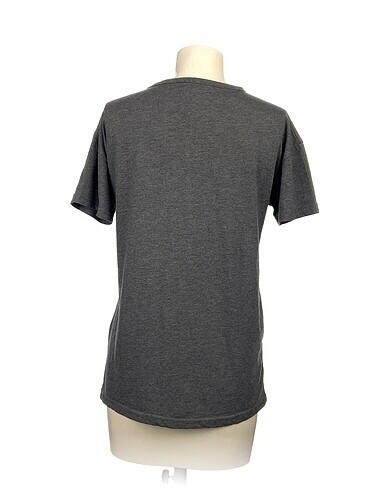 40 Beden Atmosphere T-shirt %70 İndirimli.