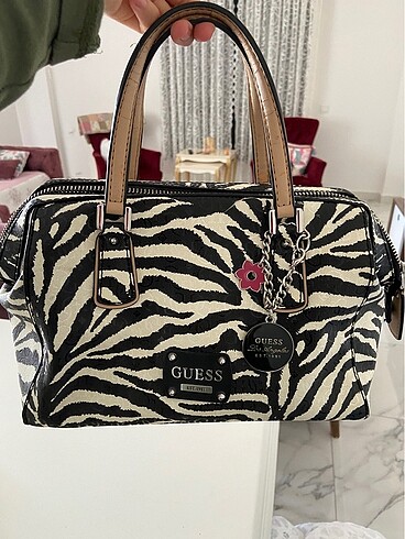 Guess kadın çanta