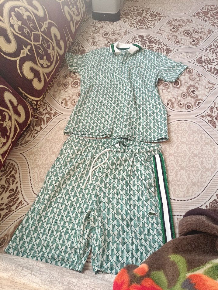 Erkek Yeşil Desenli Düğmeli V Yakalı Pijama - Görsel 3