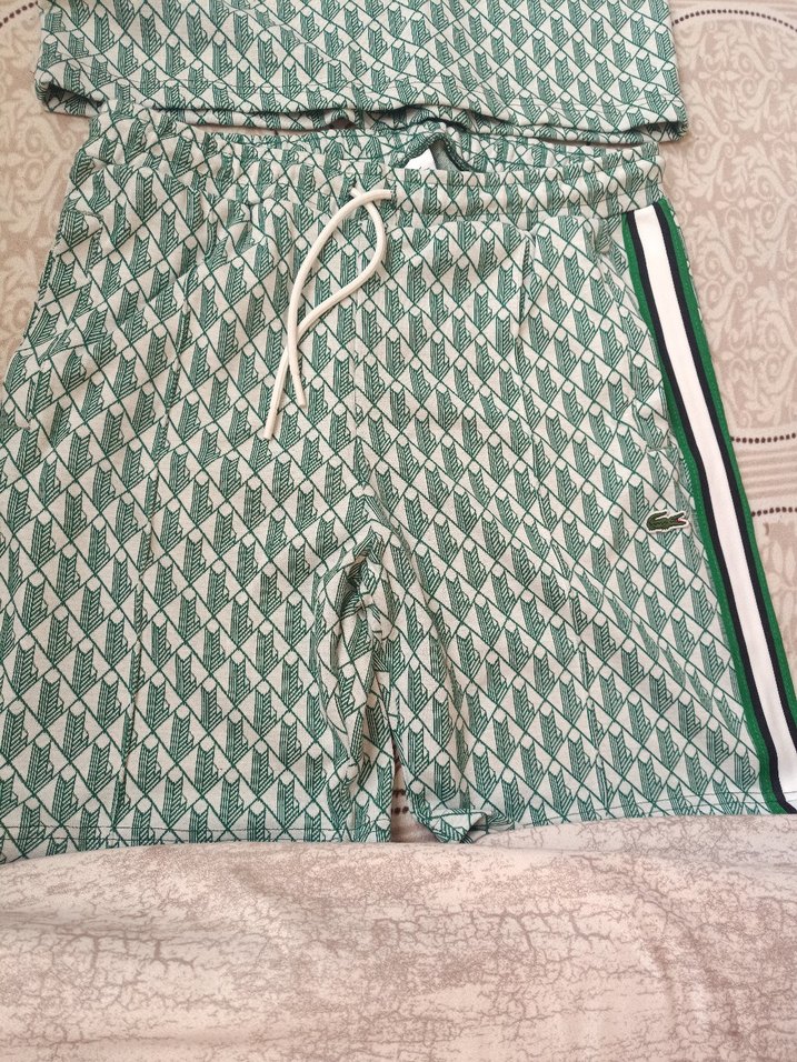 Erkek Yeşil Desenli Düğmeli V Yakalı Pijama - Görsel 2