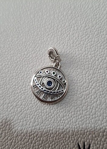 Pandora Pandora charm