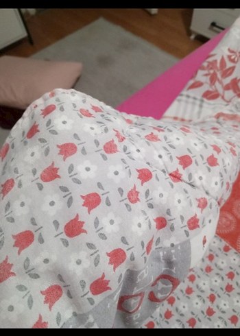 Gri Çiçek Desenli Yatak Örtüsü - Görsel 2