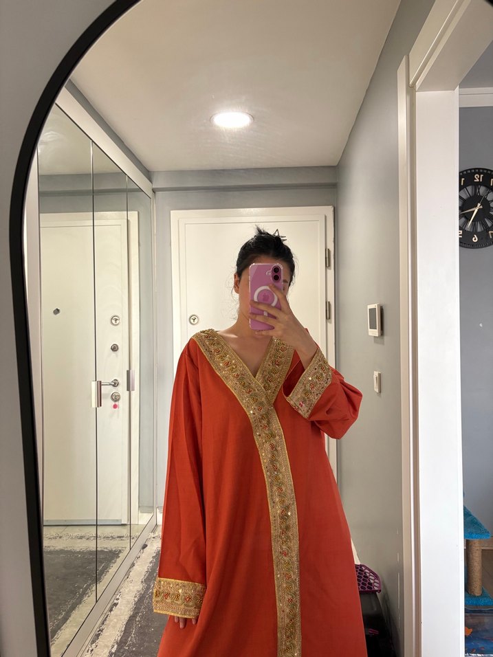 Etnik Desenli Uzun Kırmızı Kadın Elbise - Görsel 2