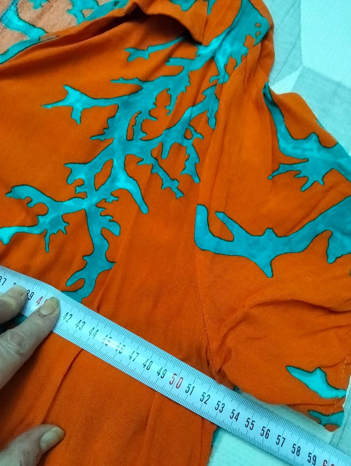 Renkli Batik Desenli Düğmeli V Yaka Tunik - Görsel 4