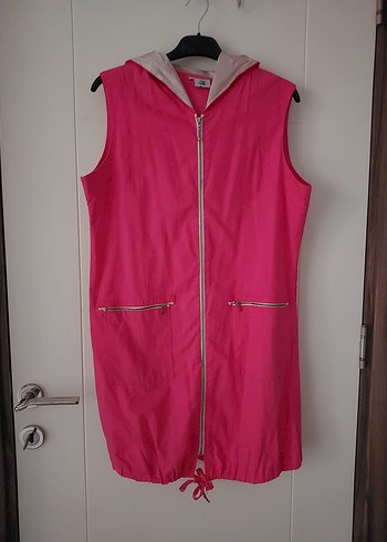 Pembe Kapüşonlu Fermuarlı Kadın Yelek