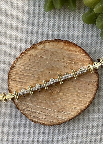 Zincir Detaylı Gold Yılan Desenli Kadın Çelik Bileklik