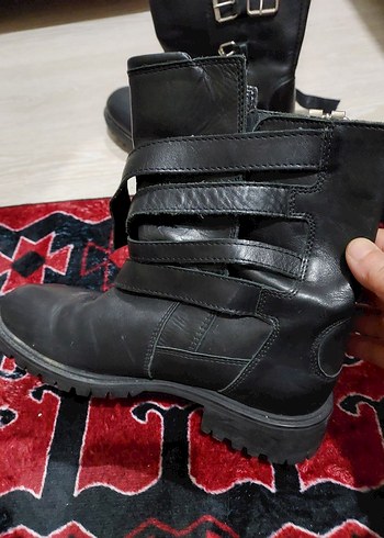 ZARA Tokalı Siyah Deri Gotik Kadın Bot - Görsel 7