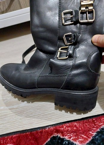 ZARA Tokalı Siyah Deri Gotik Kadın Bot - Görsel 2