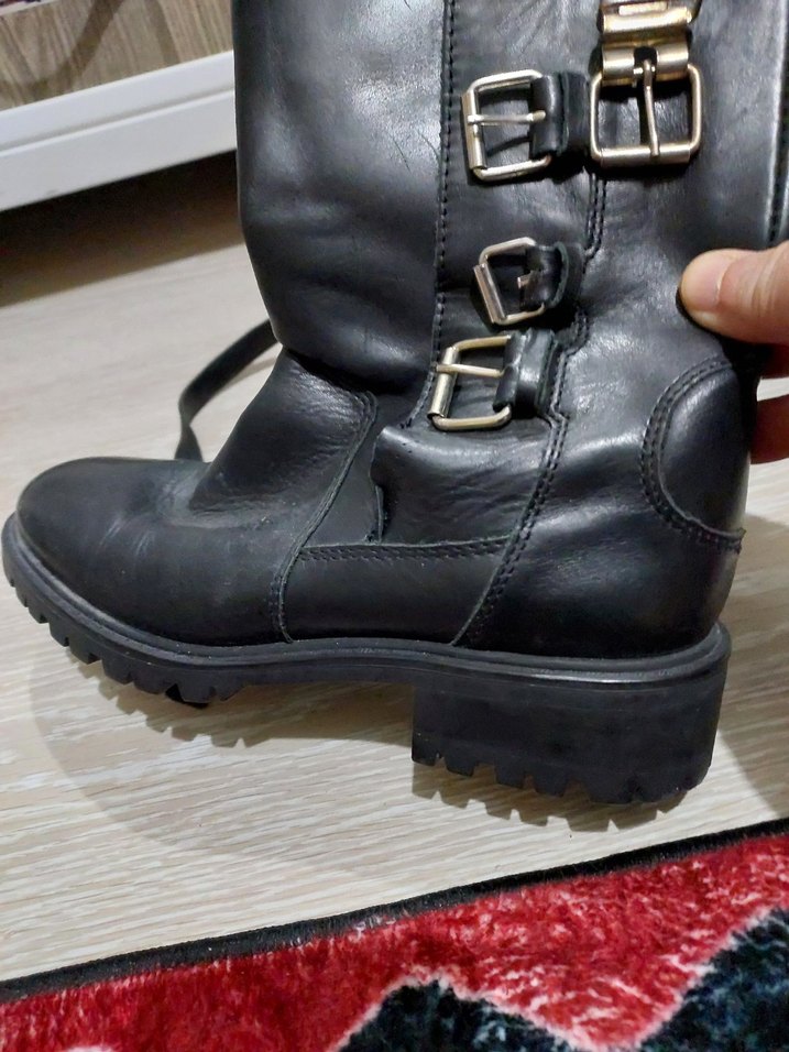 ZARA Tokalı Siyah Deri Gotik Kadın Bot - Görsel 2