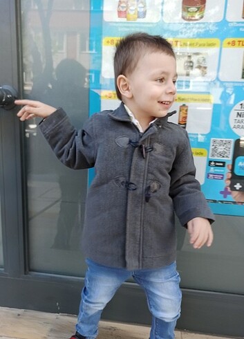 3 yaş çocuk kaban şık duruyor  - Görsel 8