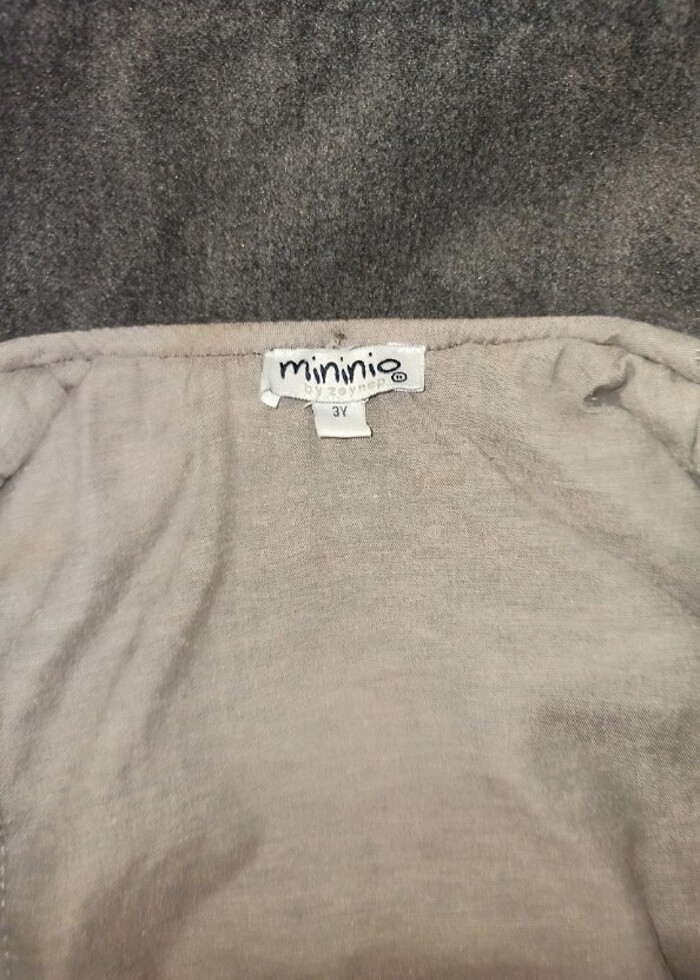 3 yaş çocuk kaban şık duruyor  - Görsel 2