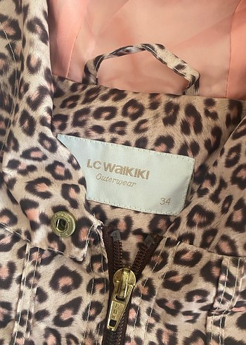 Kürklü Leopar Desenli Kapüşonlu Kadın Yağmurluk - Görsel 2