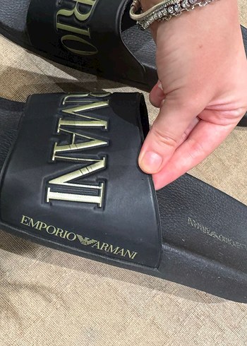 43 Beden siyah Renk Armani erkek terlik