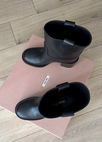37 Beden Miu Miu bot siyah