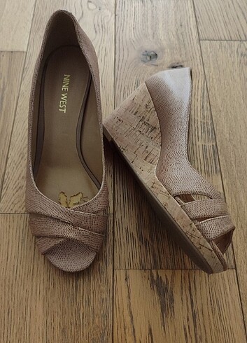 Nine West marka dolgu topuk ayakkabı