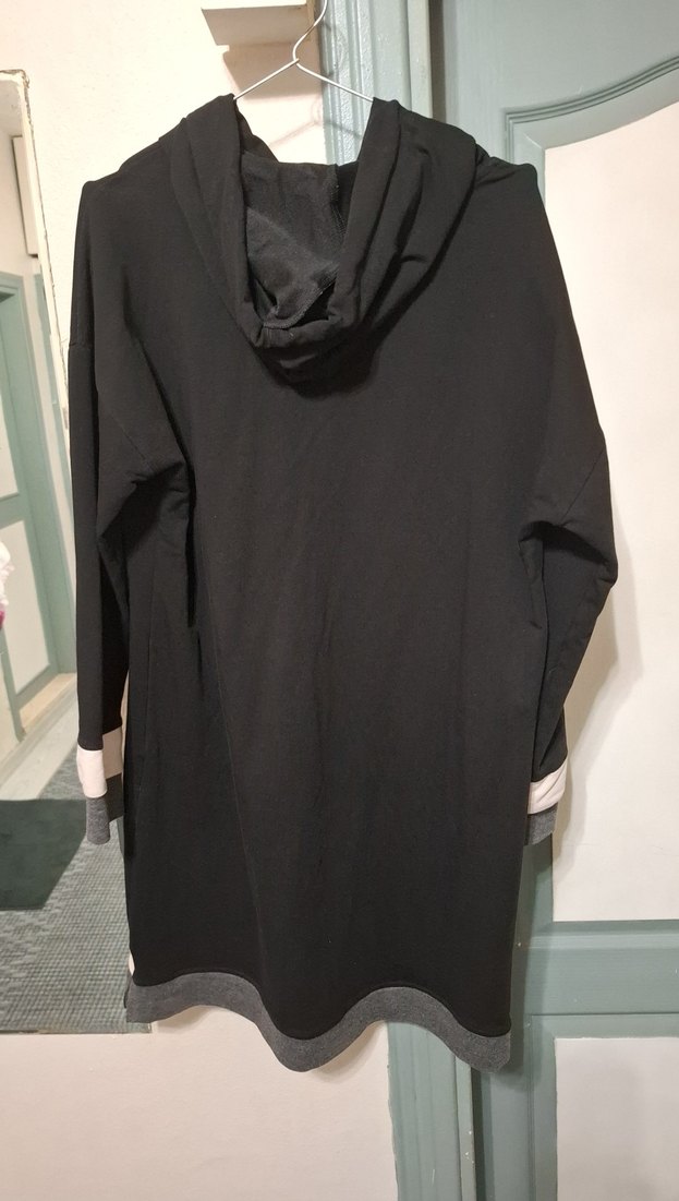 Siyah Kapüşonlu Uzun Kadın Tunik - Görsel 3