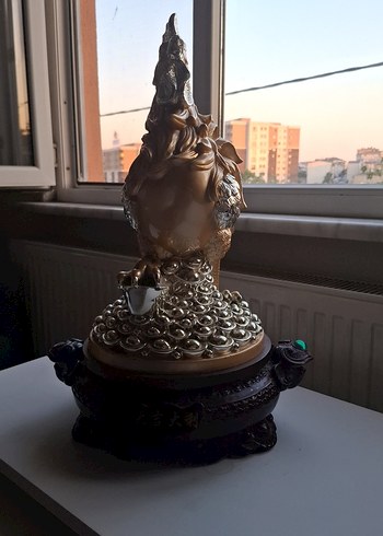 Parlak Altın Renkli Figürin