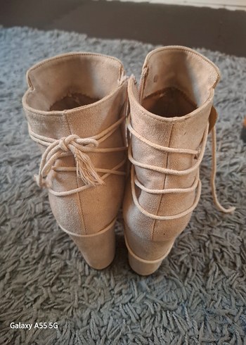 Bej Süet Dolgu Topuklu Kadın Bot - Görsel 2