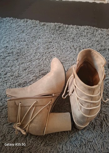 Bej Süet Dolgu Topuklu Kadın Bot - Görsel 3