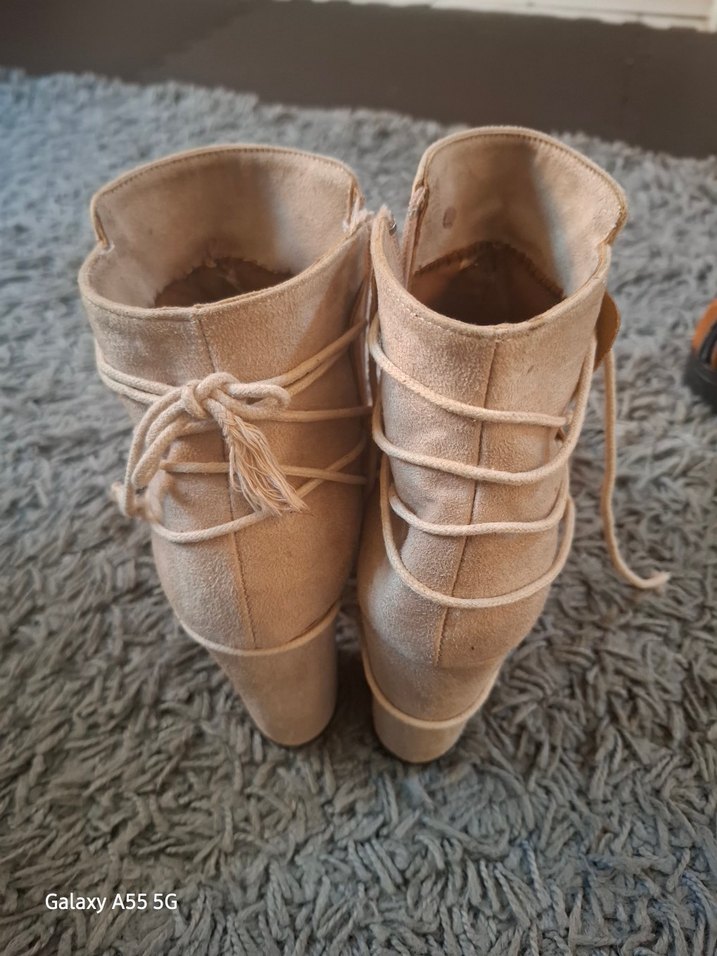 Bej Süet Dolgu Topuklu Kadın Bot - Görsel 2