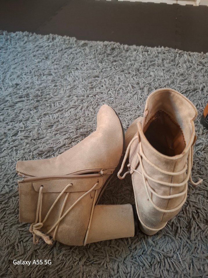 Bej Süet Dolgu Topuklu Kadın Bot - Görsel 3