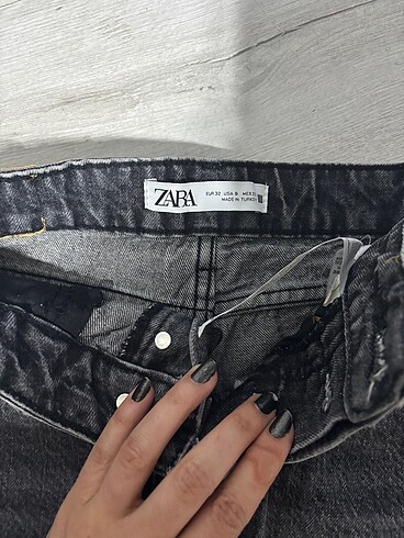 32 Beden gri Renk Zara yırtık kot şort