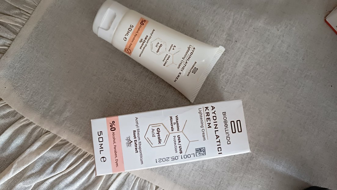 Bej Tonlu Aydınlatıcı BB Krem 50 ml - Görsel 2