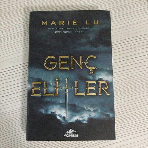 Genç Elitler-Marie Lu